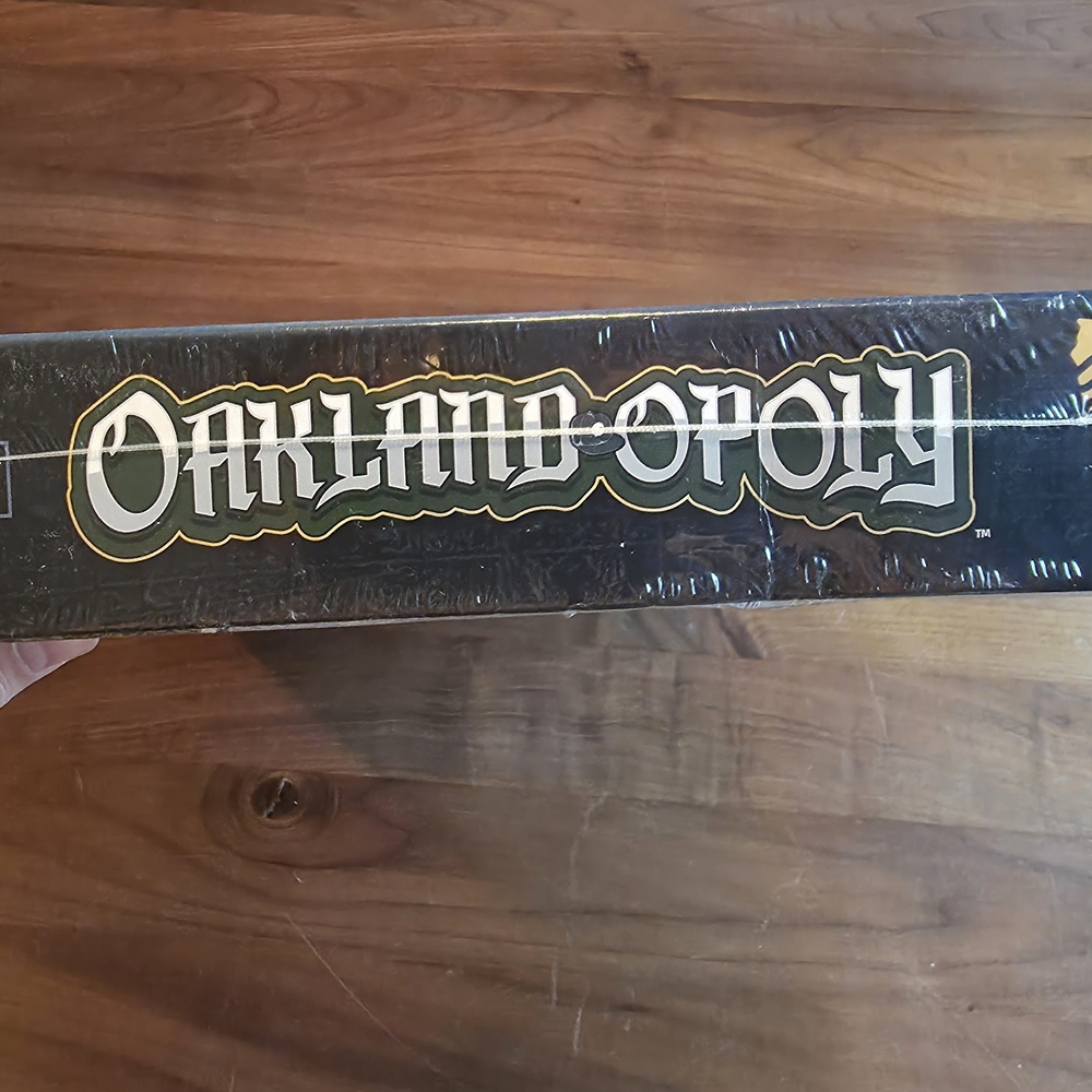 Oakland-Opoly Board Game - New Factory Sealed - Picture 3 of 8